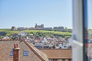 Admiral's View, Whitby - Host & Stay