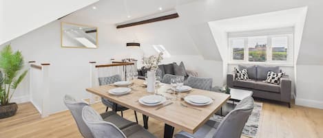 Admiral's View, Whitby - Host & Stay