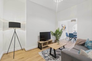 Holmwood, Whitby - Host & Stay