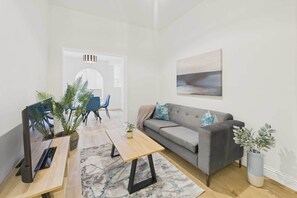 Holmwood, Whitby - Host & Stay