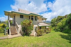 Beautiful Stand Alone Villa, Princeville