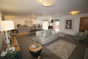 The Bungalow Lounge/Dining area