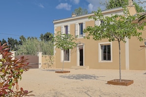 Façade