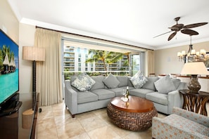 HKH-203 Unwind in island-inspired luxury with space to truly relax.