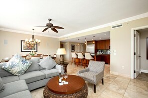 HKH-203 Unwind in island-inspired luxury with space to truly relax.