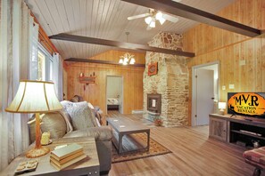 Welcome to Plank Road Retreat, call 570-948-1293 to book your stay!
