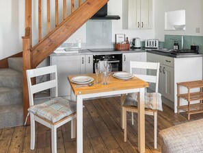 Open plan living space | Tanlake Barn, Chard