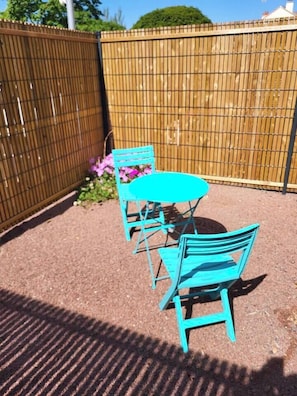 屋外ダイニングエリア