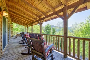 Sip coffee on the spacious porch and soak in the stunning mountain views!
