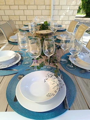 Outdoor dining