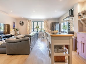 Open plan living space | Moat Farm, Tring