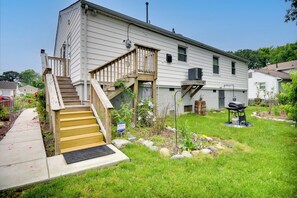 Fenced-In Yard | Garden | Gas Grill (Propane Provided)