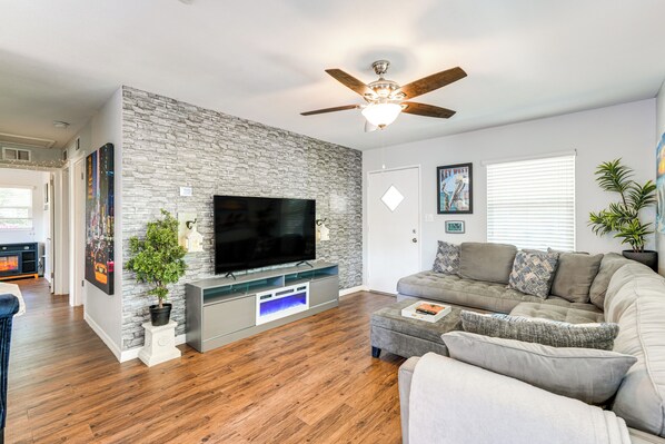 Fruitland Park Vacation Rental | 3BR | 1BA | 1 Step Required | 816 Sq Ft