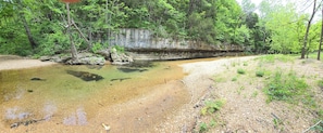 Guest have access to the creek running through the Ozark bluffs