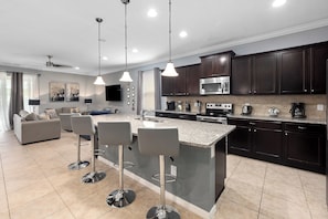 Kitchen | Dishwasher | 1st Floor