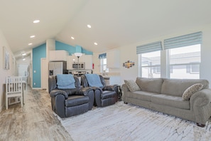 Living Room - pull out couch, sleeps 2