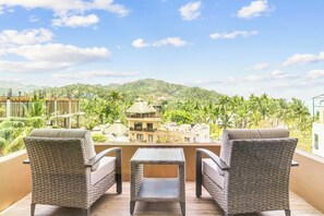 Tortugas offers views of the vast jungle, blue ocean, and the charming town of San Pancho.