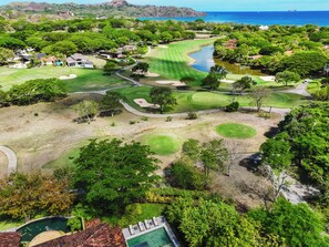 Golf course view, 10 minutes walk to the beach!