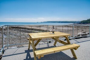 Waterfront 2 - 2 Bedroom Apartment - Wisemans Bridge (25498)