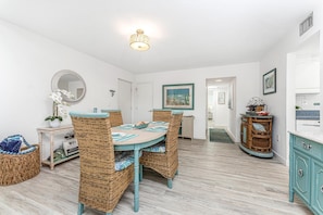 Tamarind 2bed/2ba Bayside Condo GCV1-026 (2790)