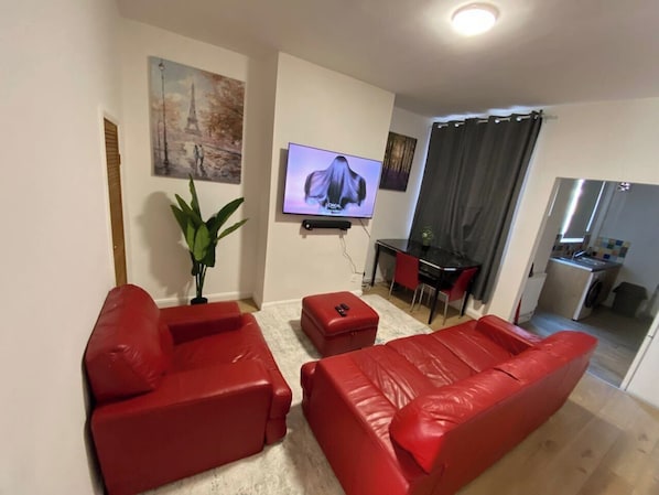 Bright living room with a dinning