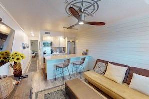 Cozy one bedroom unit on second level