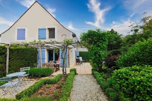 Außenseite Ferienhaus [Sommer]