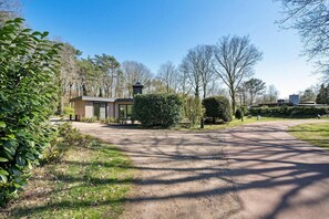 Außenseite Ferienhaus [Sommer]