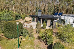 Außenseite Ferienhaus [Sommer]