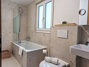 Salle De Bains, Luminaire Plomberie, Mur, Sol, Évier, Robinet, Lavabo, Sol, Design Intérieur, Plomberie