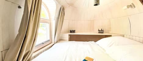 Interior Design, Bedroom, Lighting, Bed, Bedding, Bed Sheet, Ceiling, Linens, Room, Bed Frame
