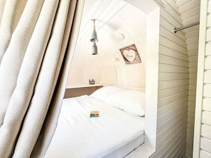 Wood, Interior Design, Bedroom, Floor, Bed, Flooring, Lighting, Ceiling, Bedding, Room