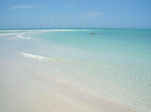 Siesta Key beach 500ft walk to access, Siesta Key Beach 3BR