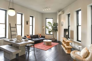 Spacious living room