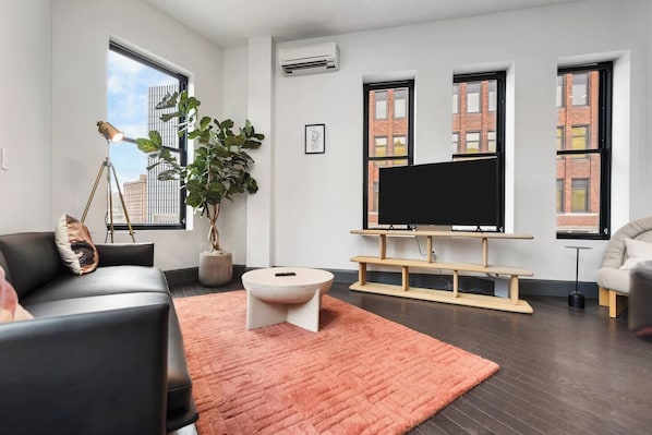 Spacious living room