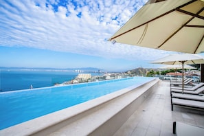 Rooftop — Infinity pool with stunning ocean views