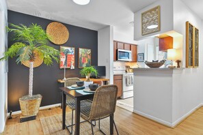 Dining Area & Kitchen