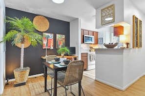 Dining Area & Kitchen