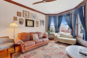 Home Decor, Architecture, Building, Furniture, Indoors