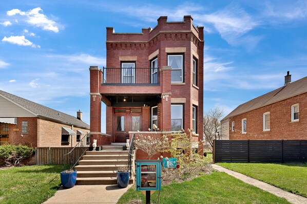 Neighborhood, Grass, City, Lawn, Outdoors