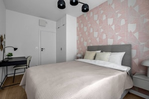 Second Bedroom with Queen Bed and Workspace | Book Now with RENTUJEMY.COM