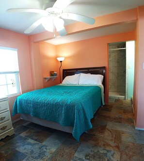 Downstairs bed & bath with separate entry