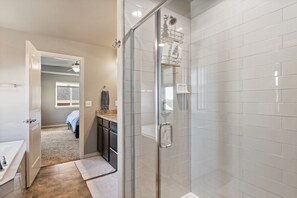 Ensuite Primary Bathroom