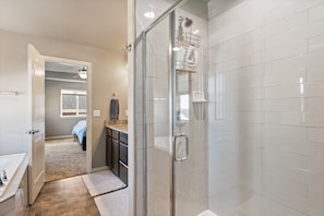 Ensuite Primary Bathroom
