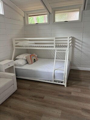 Pyramid Bunk Bedroom