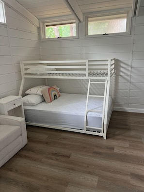 Pyramid Bunk Bedroom