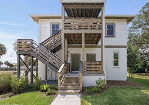 Side Entrance to VRBO