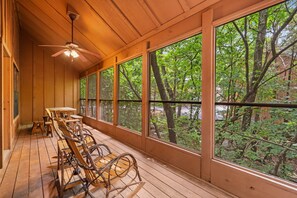 Screened-In - Porch