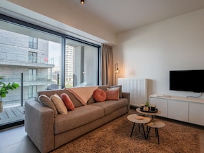 Interior Design, Flooring, Möbel, Fussboden, Wand, Holz, Decke, Couch, Zimmer, Wohnzimmer
