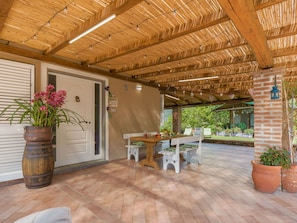 Holz, Möbel, Flooring, Decke, Fussboden, Interior Design, Veranda, Blumentopf, Holzbeize, Stuhl